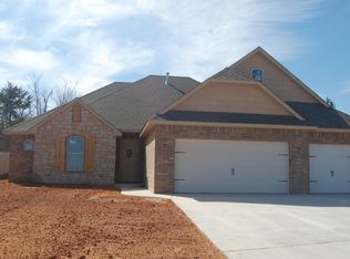 813 Slim Dr, Midwest City, OK 73130