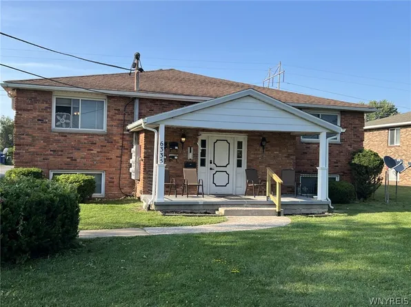 6335 Robinson Rd, Lockport, NY 14094
