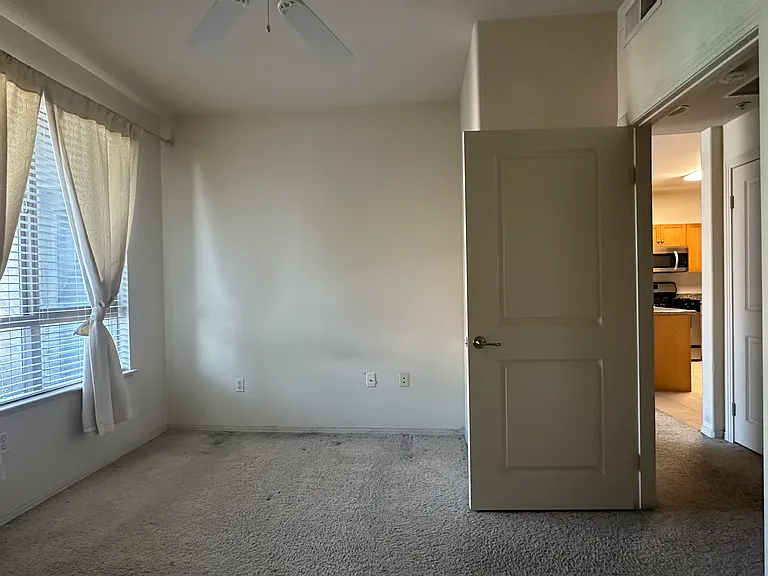 100 S Alameda St #206 — Photo 10