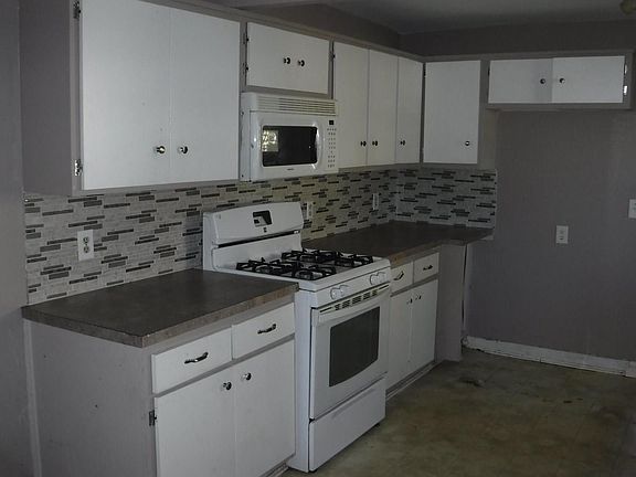 5th image of 4621 S 27th Ave W