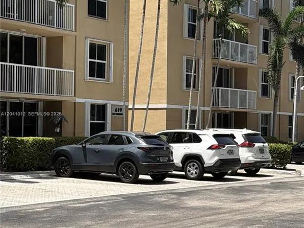 619 E Sheridan St APT 105, Dania, FL 33004