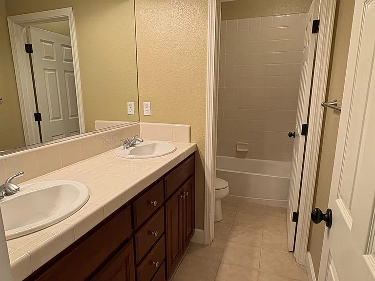 1105 N Perry Ave — Photo 39