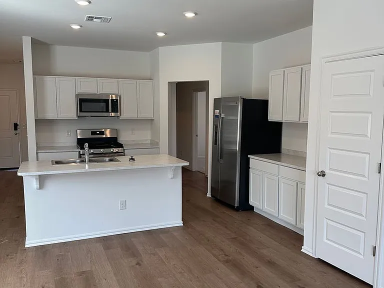 1072 Westbrook Blvd — Photo 8