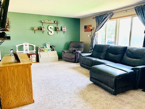 4th image of 24 Greely Dr