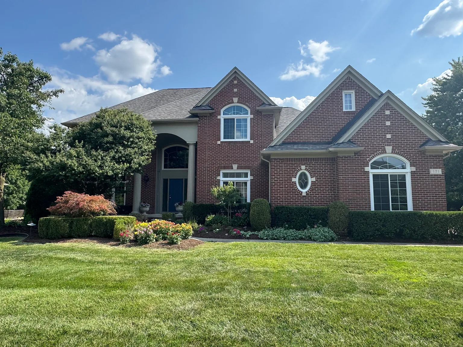 4 bed, 3.5 bath, 3141 sqft, $4,500 — Photo 1