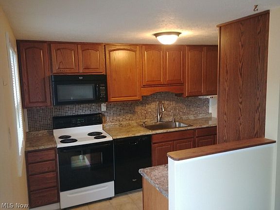 3rd image of 5386 Celeste View Dr