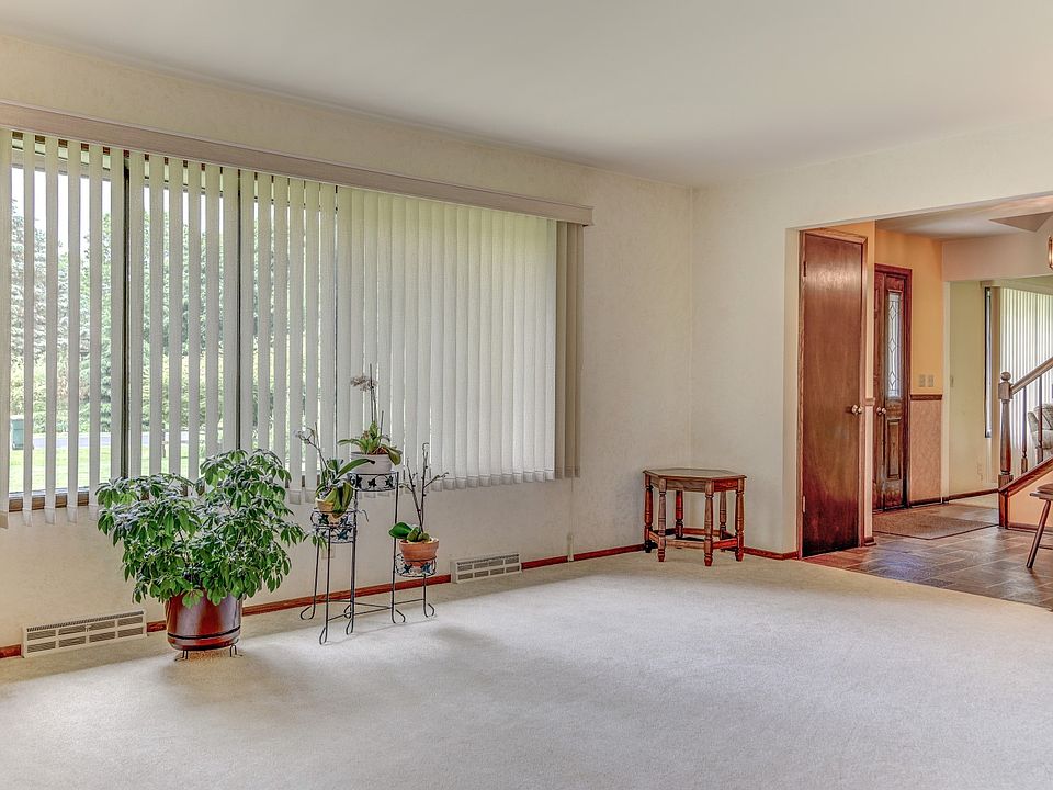 1st image of 2130 Chapel Ct