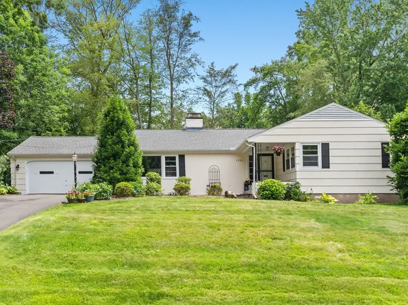 1981 Asylum Avenue, West Hartford, CT 06117