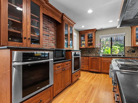 3rd image of 4440 Shady Oak Way