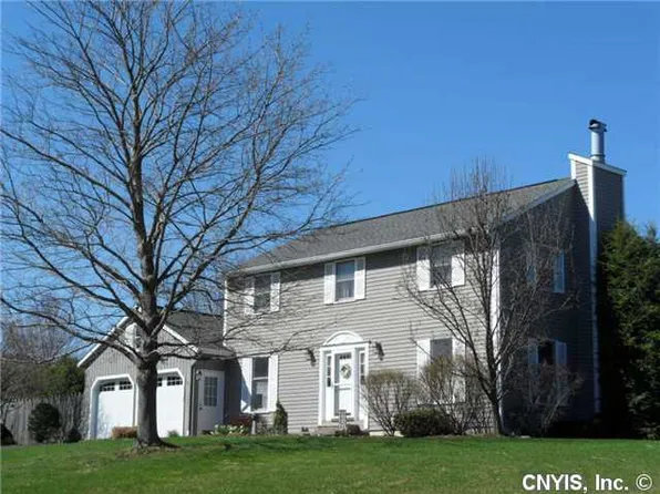 4887 Limehill Dr, Syracuse, NY 13215