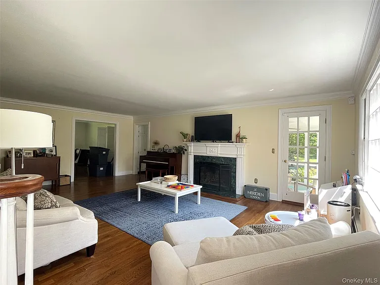 6 Beech Hill Rd — Photo 3