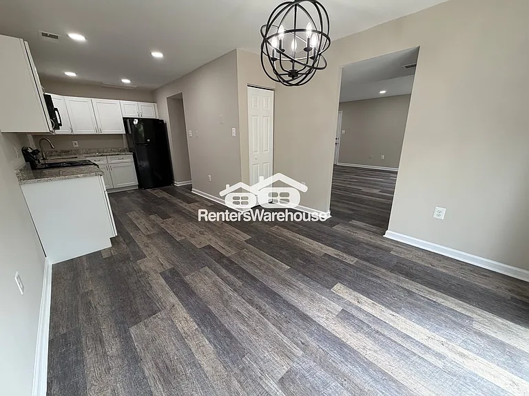 7538 Woodbine Dr — Photo 4