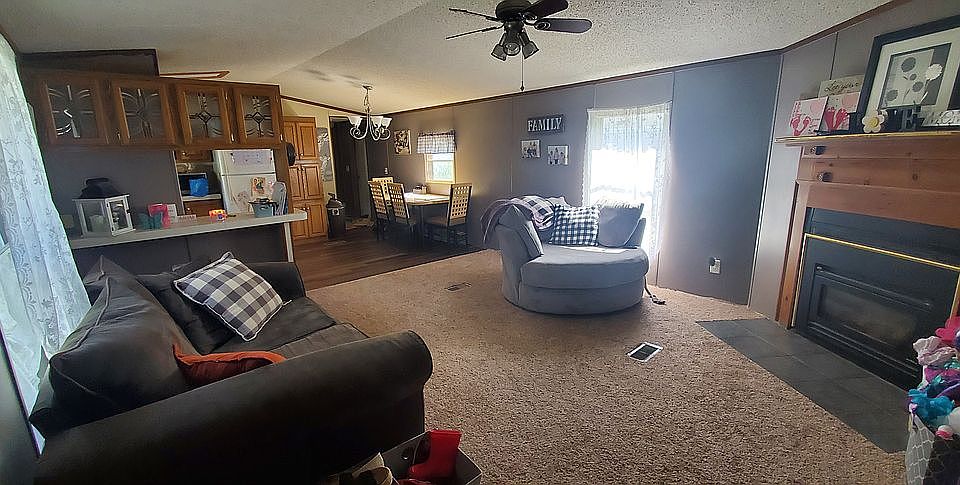 1st image of 4052 Kelly Dr