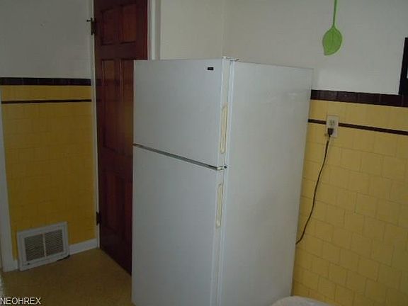 3rd image of 4054 Parkside Dr
