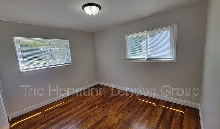 3437 Elmhurst Dr — Photo 7