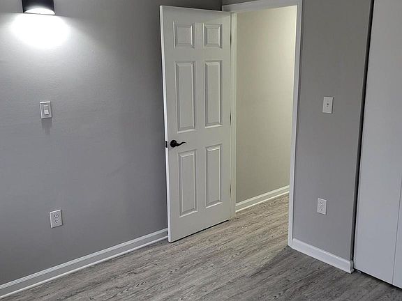 3rd image of 15253 Lodge Ter