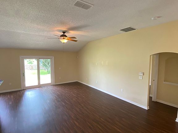 4th image of 2760 Cross Creek Dr