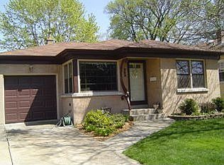 353 N Walnut St, Elmhurst, IL 60126