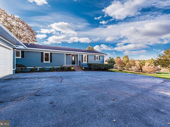3rd image of 10517 Rolling Green Ct