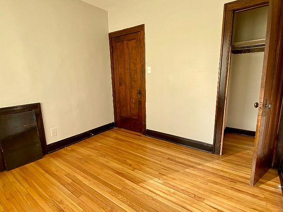 3rd image of 7152 S Claremont Ave #2