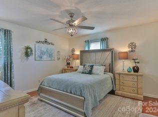 127 Skyline Road Ext, Hickory, NC 28601