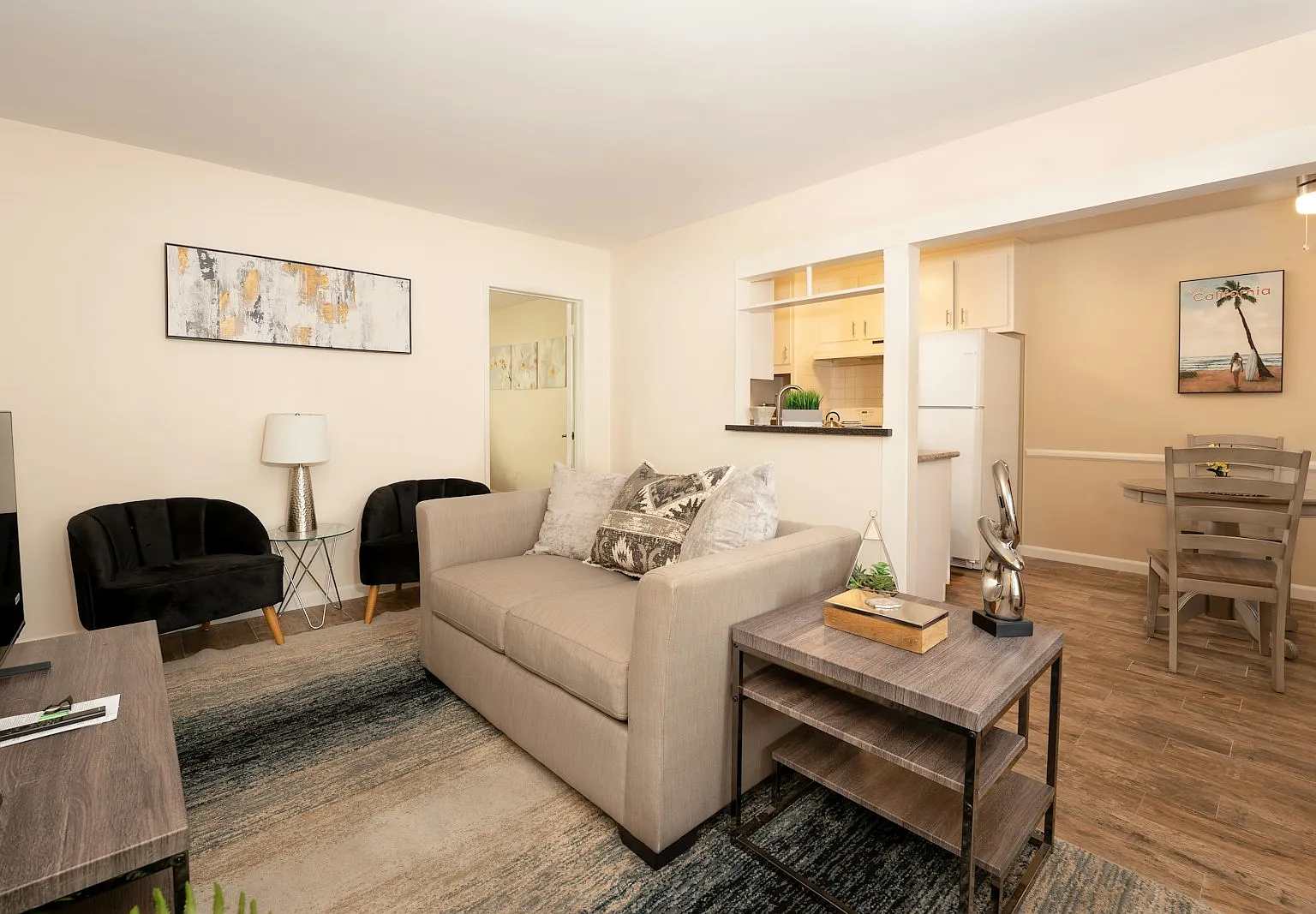 17417 Vanowen St, Unit 04 — Photo 1