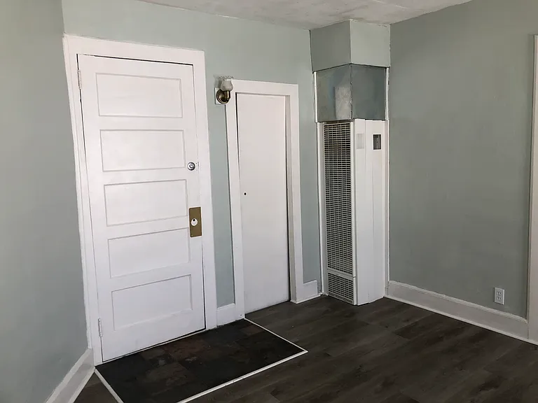 28 Haendel St #3 — Photo 4