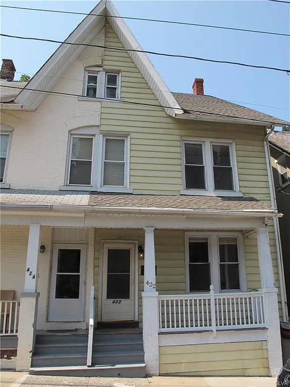422 Carlton Ave photo 1