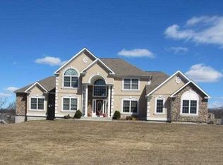 25 Gordon Rd, Middletown, NY 10941