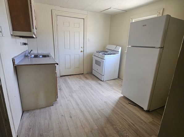 13 E Chestnut St APT 4