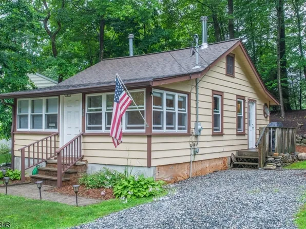 43 Eatontown Rd, West Milford Twp., NJ 07421