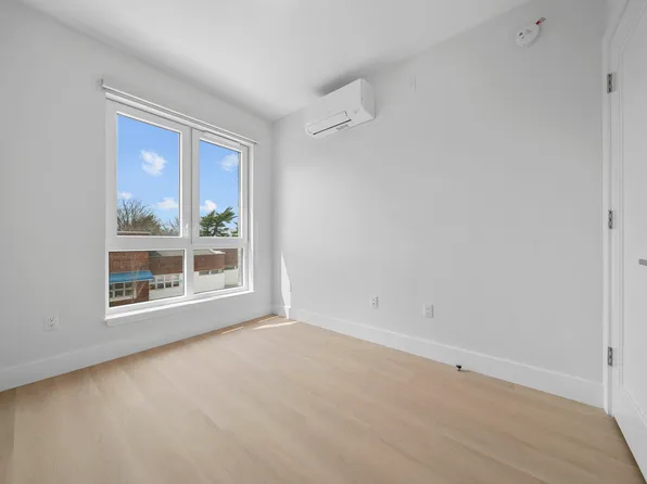 77-63 Vleigh Place image 7 of 16