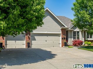 8118 N 164th St, Bennington, NE 68007