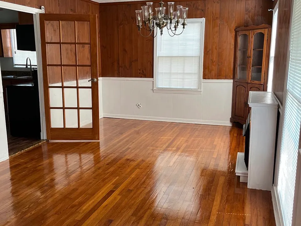 1031 Oakland Dr
