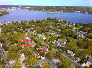 401 Avon Rd, Pine Beach, NJ 08741