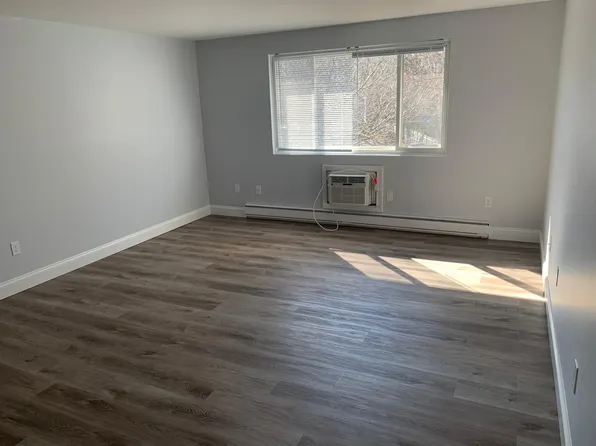 307 W Main St APT 12, Hyannis, MA 02601