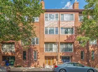 2213 Race St APT 205, Philadelphia, PA 19103