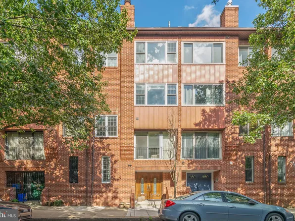 2213 Race St APT 205, Philadelphia, PA 19103