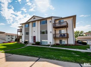 4186 Fairview Dr APT 7, Bettendorf, IA 52722