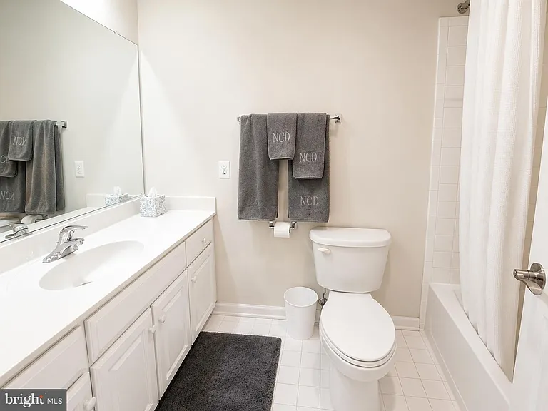 506 Fallsgrove Dr — Photo 14
