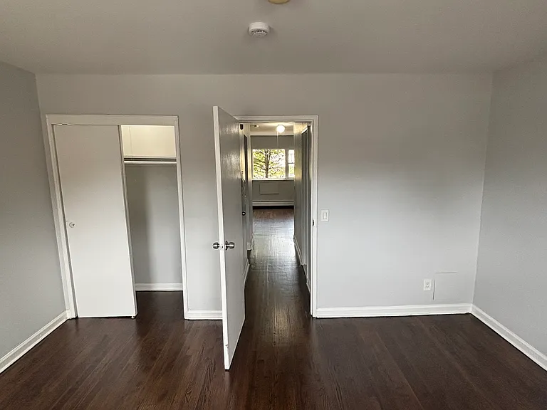 420 W 7th St #5 — Photo 9