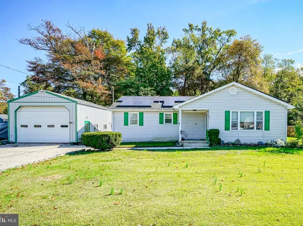 144 Delaware Dr, Pennsville, NJ 08070