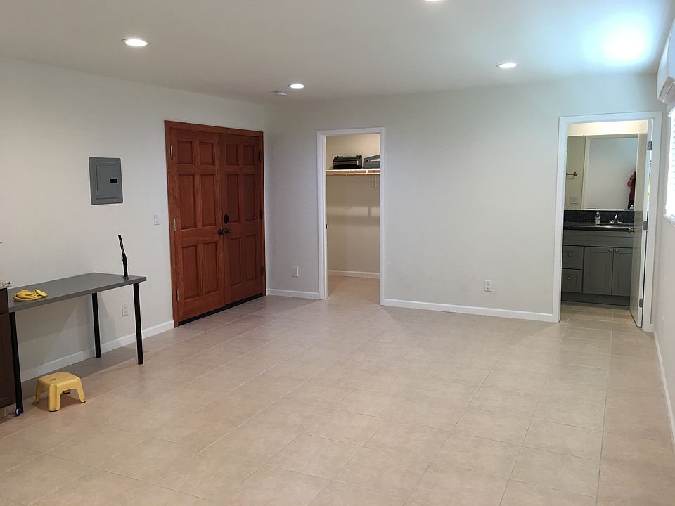 1st image of 3926 S Hackley Ave