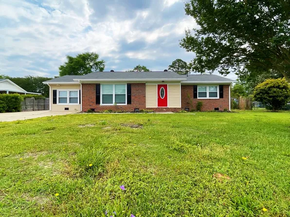 1095 Strathdon Ave, Fayetteville, NC 28304