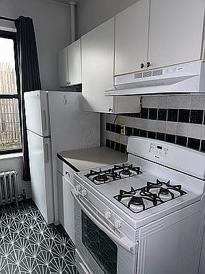 5th image of 441 40th St APT A3