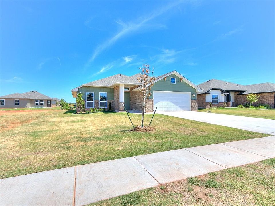 1st image of 932 S Appaloosa Ln