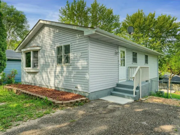 2079 3rd St N, North Saint Paul, MN 55109