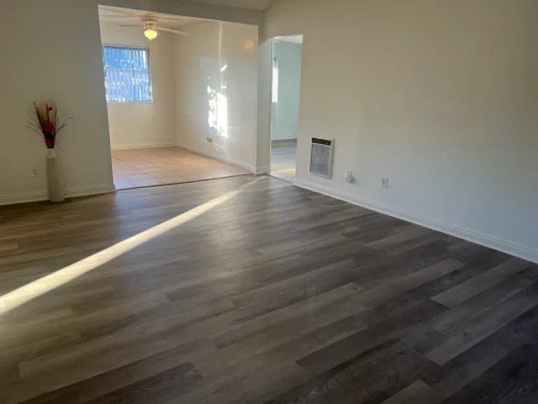 Woodside Garden Apartments — Photo 32