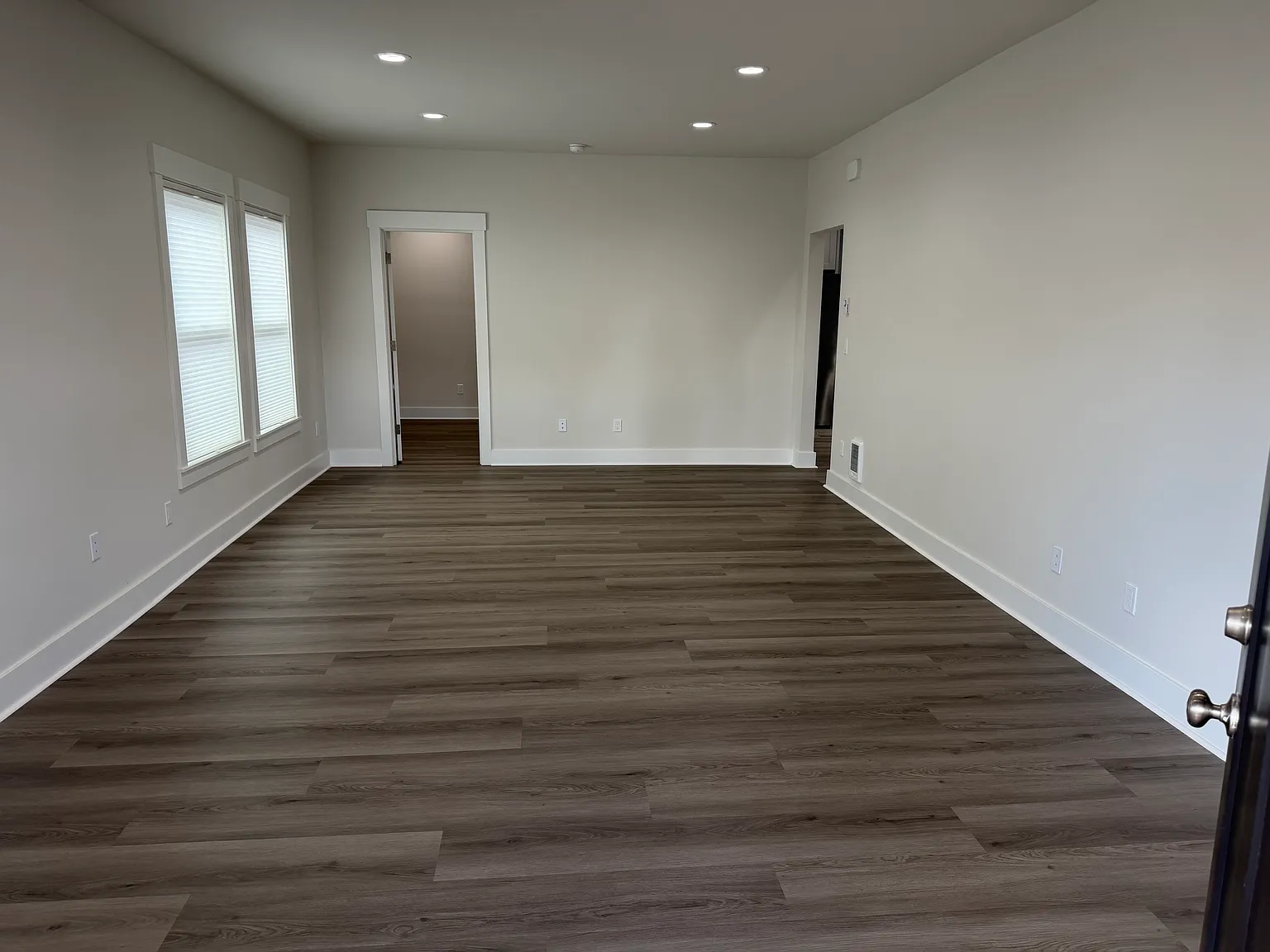 2 bed, 1017 sqft, $3,300 — Photo 3
