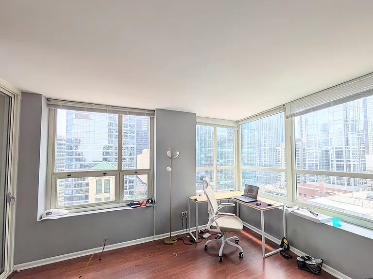 345 N Lasalle St #1805 — Photo 15